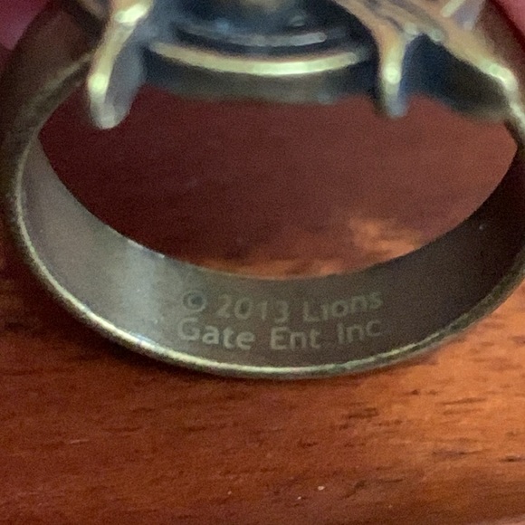 Hunger Games Mockingjay brass tone ring size 8 - Picture 5 of 7